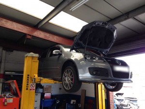 VW-Golf-Garage-Derby