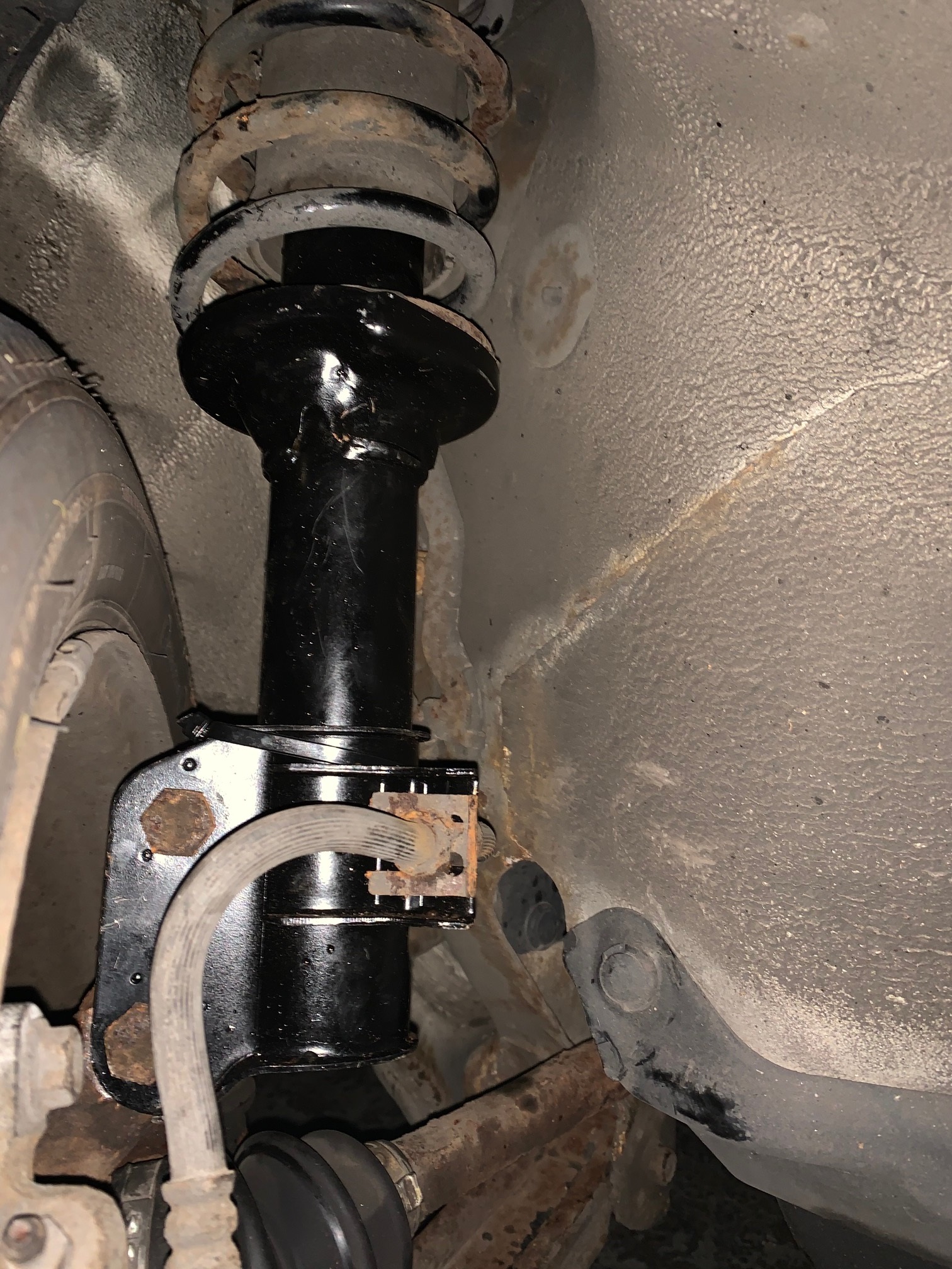 Suzuki Alto front shock absorber major failure. Aarons Autos